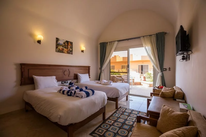 Silver-Beach-Hotel-DeepOceanBlue-Diving-005